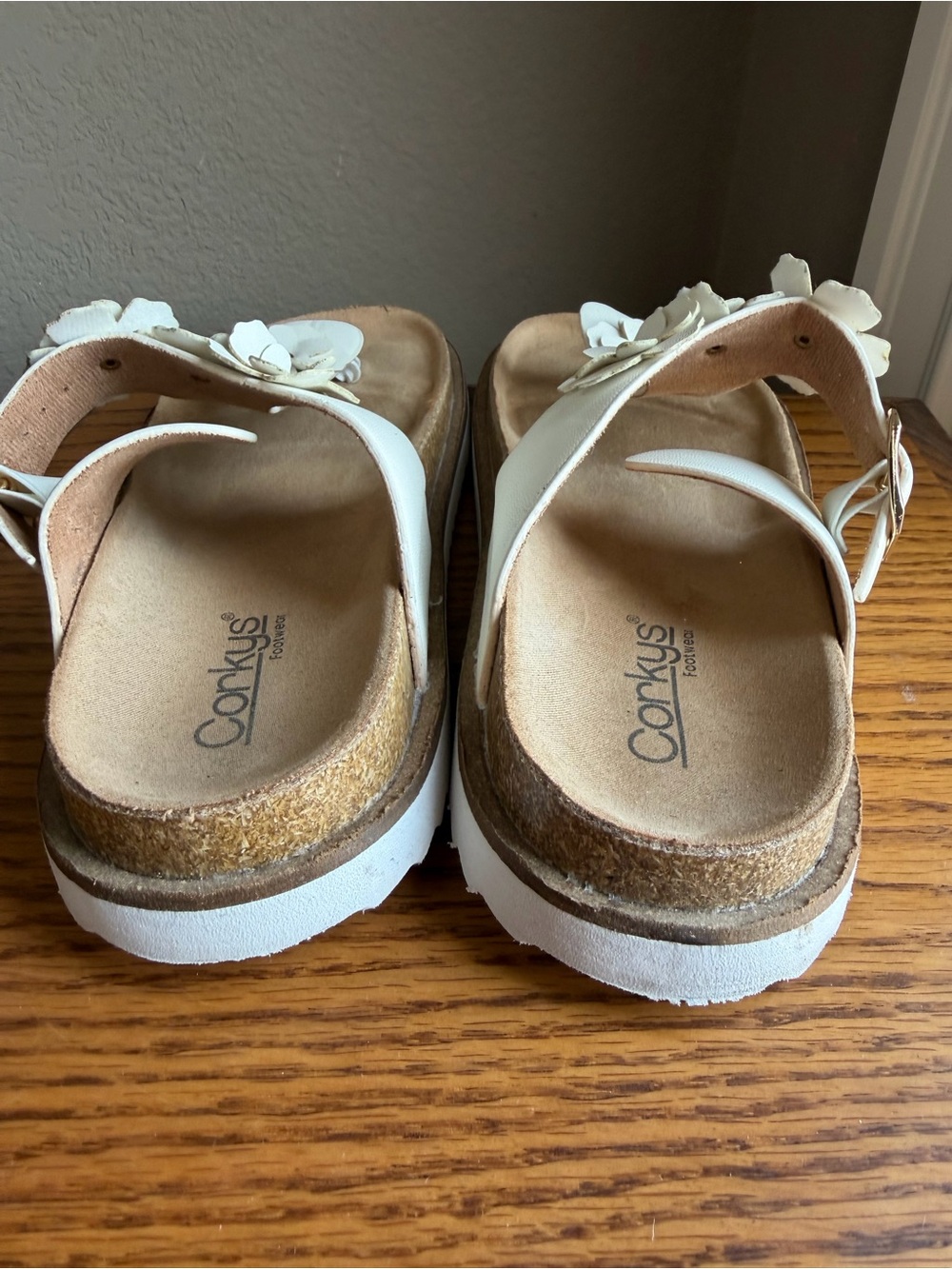 Corkys White Floral T-Strap Sandals with Gold Studs size 9 “Bless her heart” - Picture 3 of 6